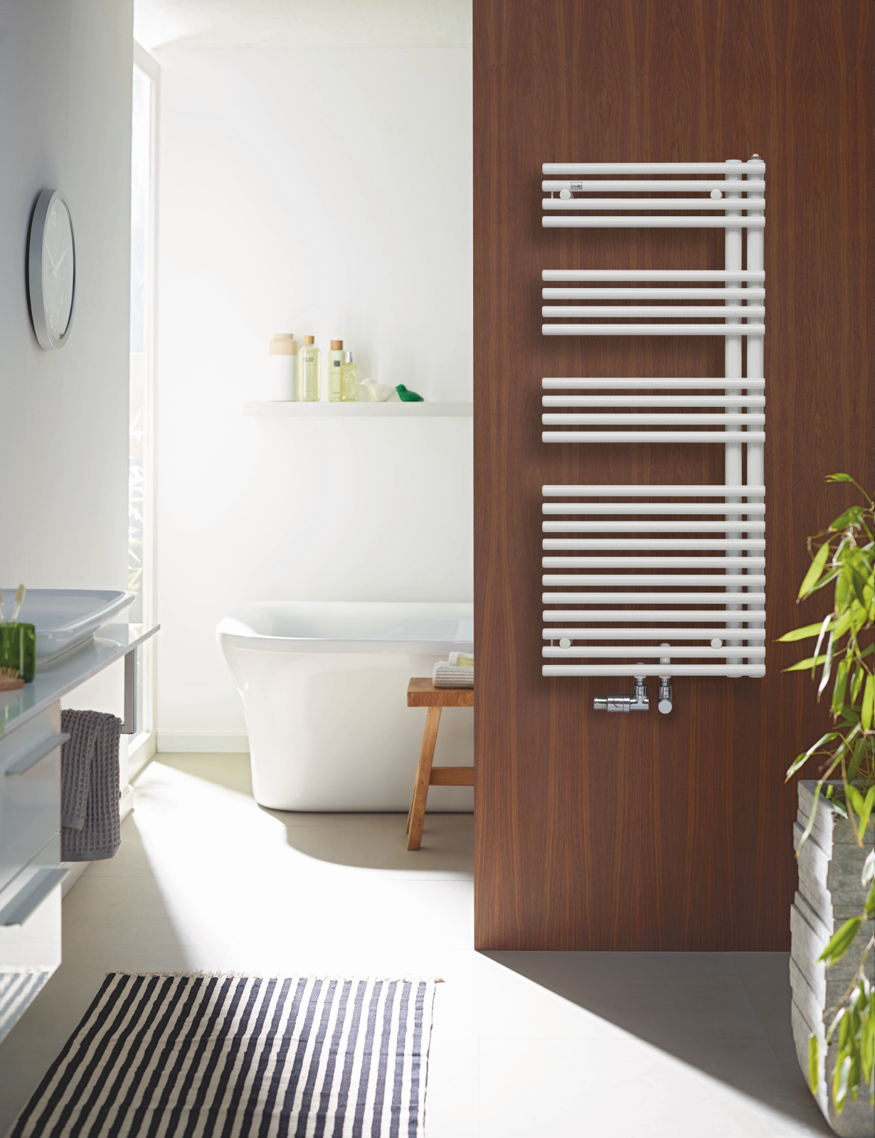 Rendering Zehnder Forma Spa Asym Decorative radiator Front view