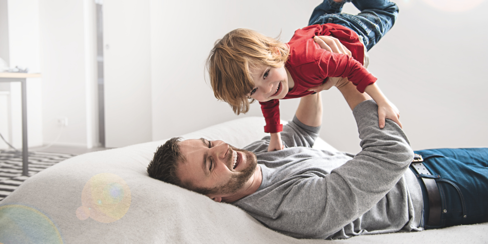 Always the best climate, Shooting 2016, men, father, child, son, bedroom, sleeping room, bed